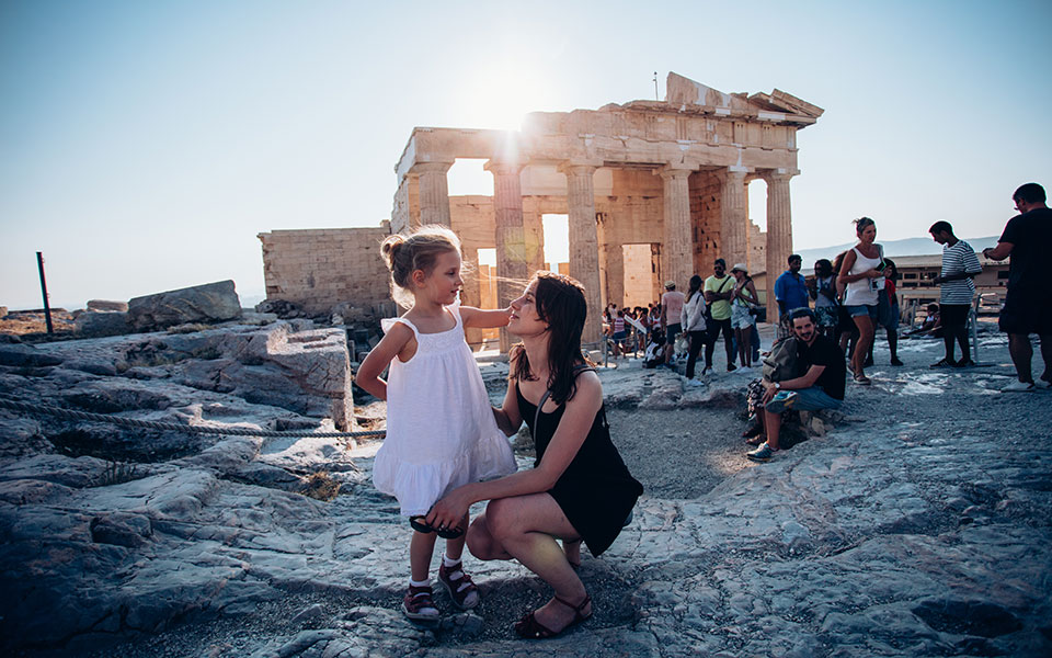 parent with child at akropolis